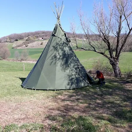Ferme Equestre Borde Basse Tipi ラグジュアリーテント *