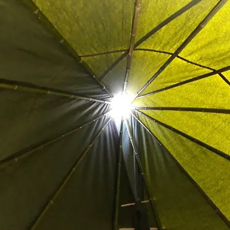 ラグジュアリーテント Ferme Equestre Borde Basse Tipi *