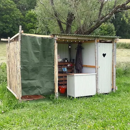 ラグジュアリーテント Ferme Equestre Borde Basse Tipi Montagudet