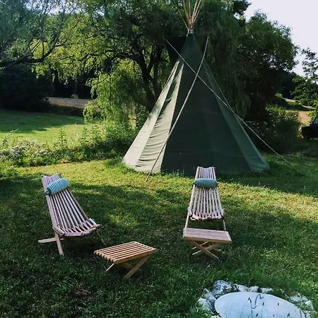 Ferme Equestre Borde Basse Tipi * Montagudet