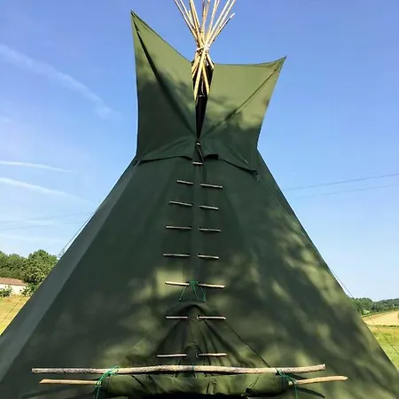 ラグジュアリーテント Ferme Equestre Borde Basse Tipi