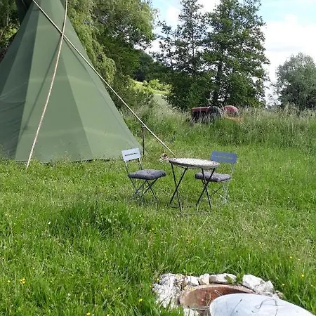 Ferme Equestre Borde Basse Tipi ラグジュアリーテント